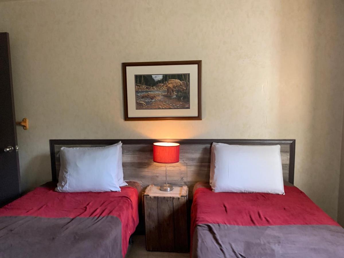 L'auberge Refuge Du Trappeur Inn Saint Mathieu Du Parc